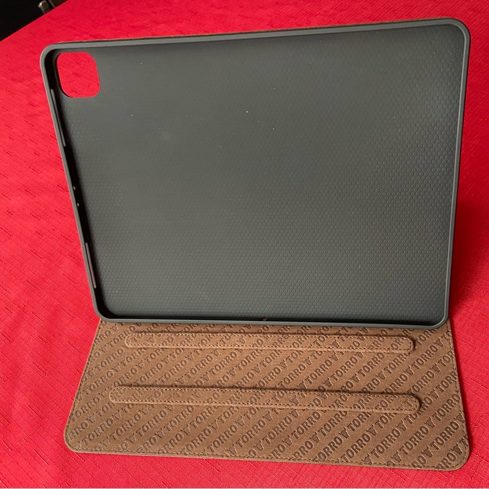 Brown leather TORRO iPad case